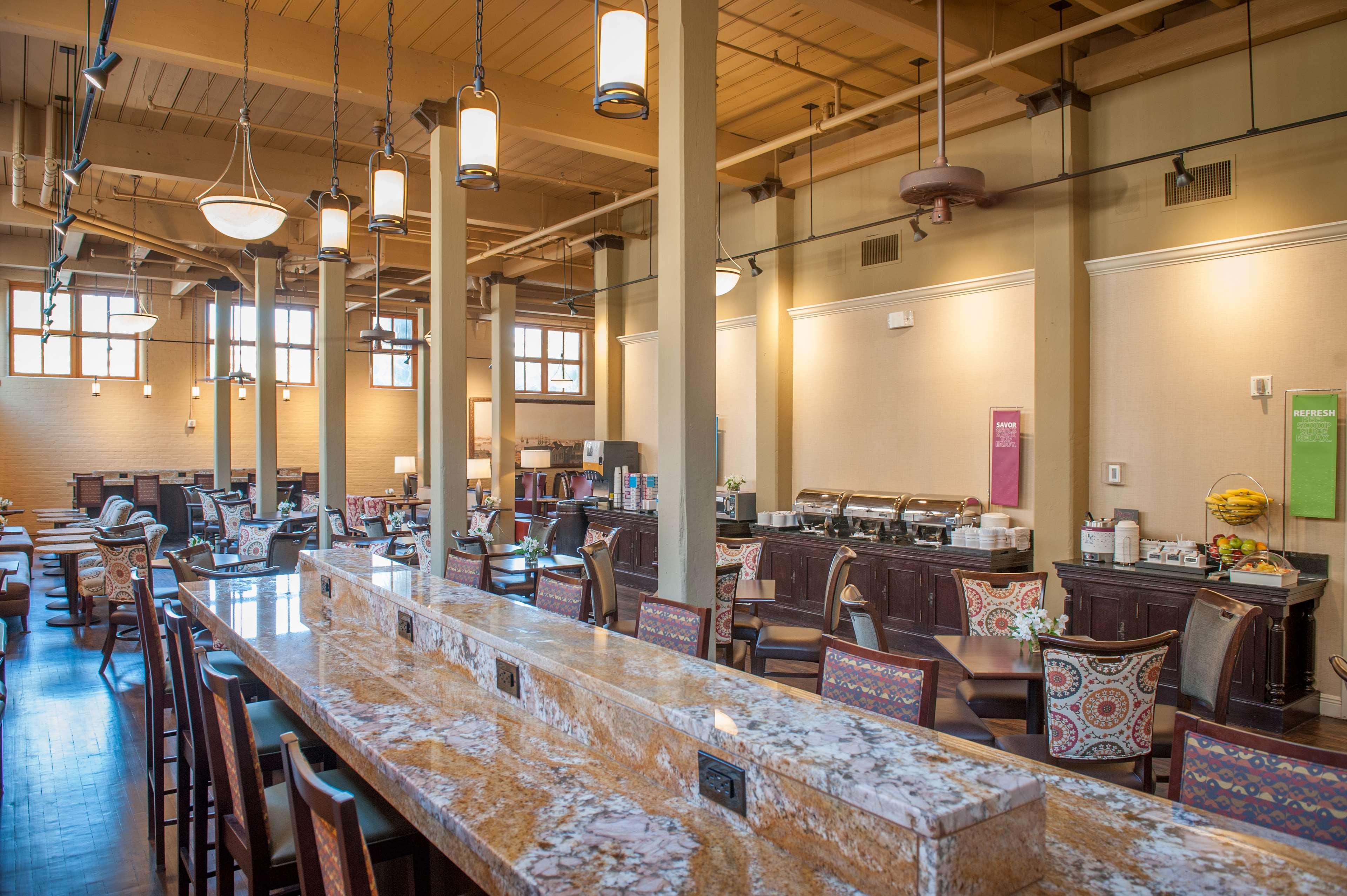 Hampton Inn And Suites New Orleans Convention Center Ngoại thất bức ảnh